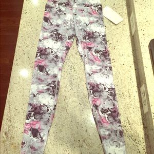 LULULEMON Wunder Under Rose Leggings (size 4)